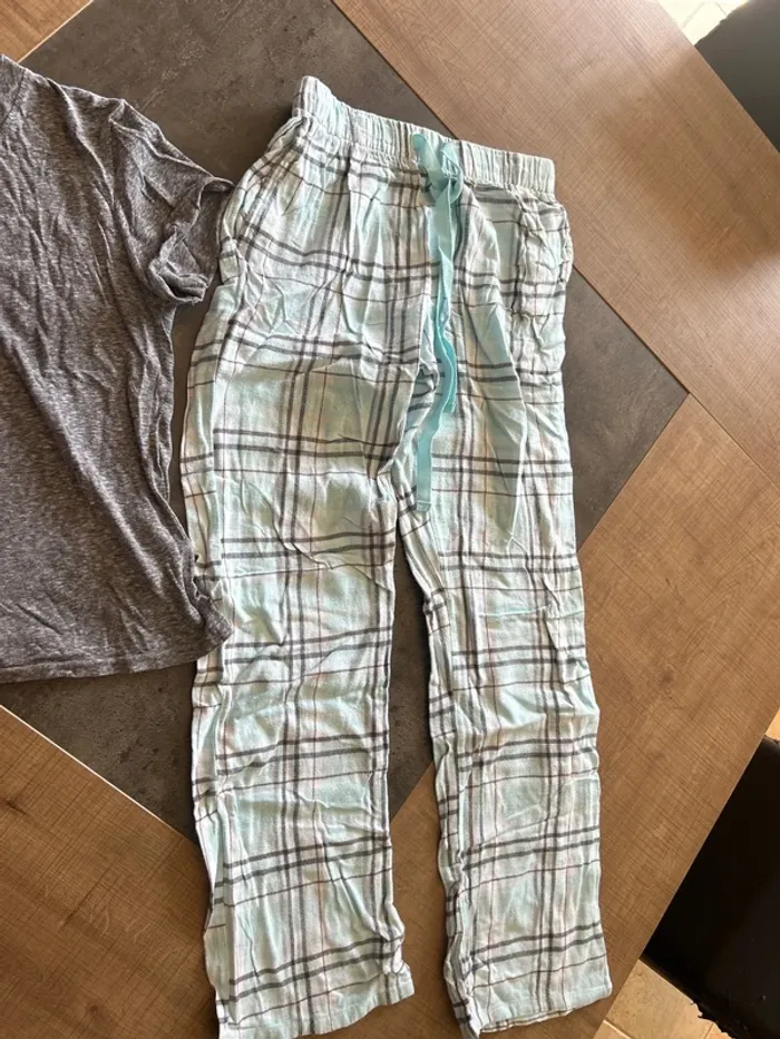 Ensemble de pyjama pantalon et t-shirt femme - photo numéro 3