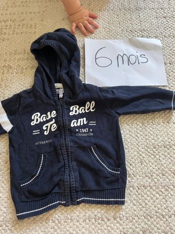 Gilet à capuche 6 mois