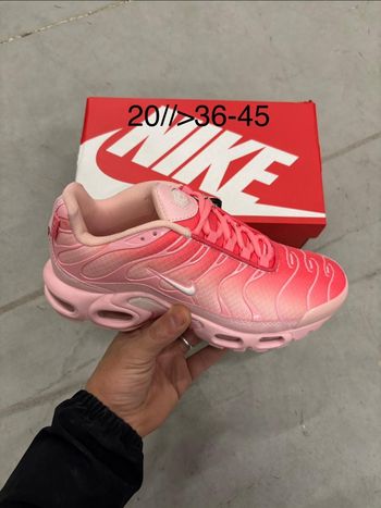 Nike tn Atlanta rose 42