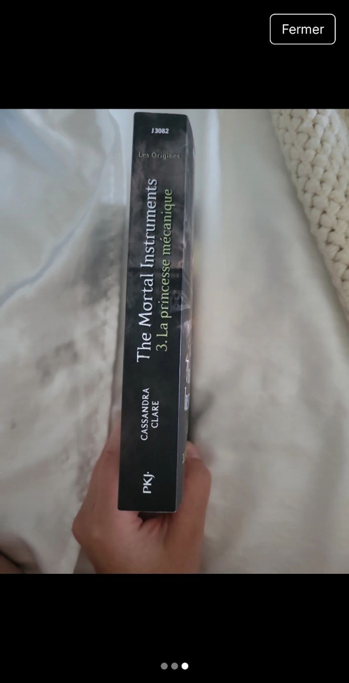 livre the mortal instrument - photo numéro 3