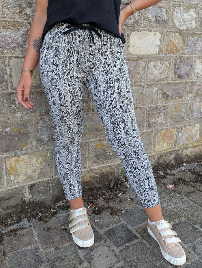 Jogging stretch Mazères serpent noir/blanc
TU - photo numéro 3