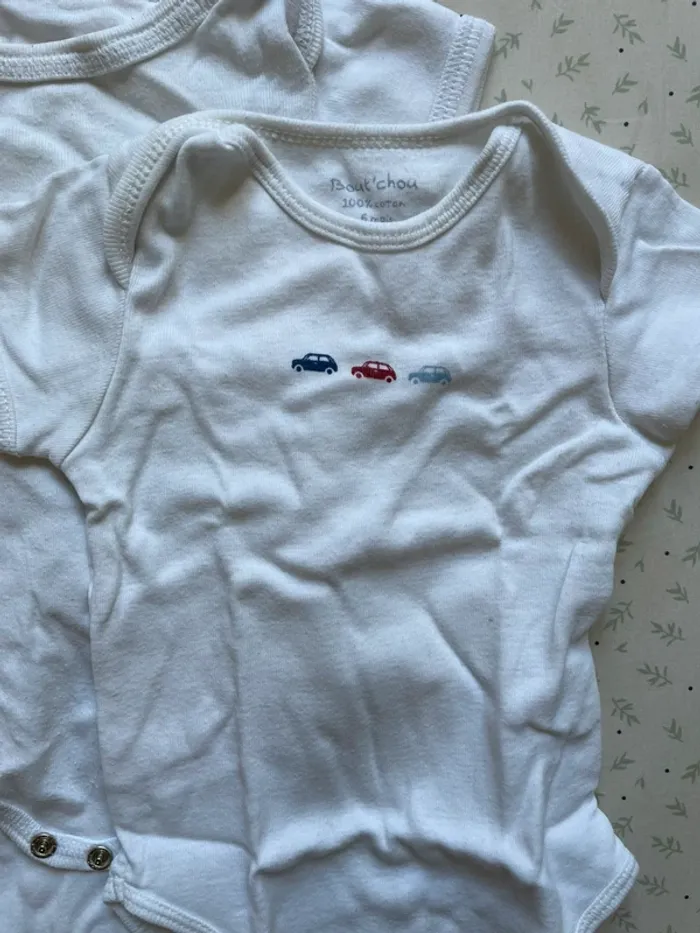 Lot 3 bodies blancs 6 mois manches courtes - photo numéro 2