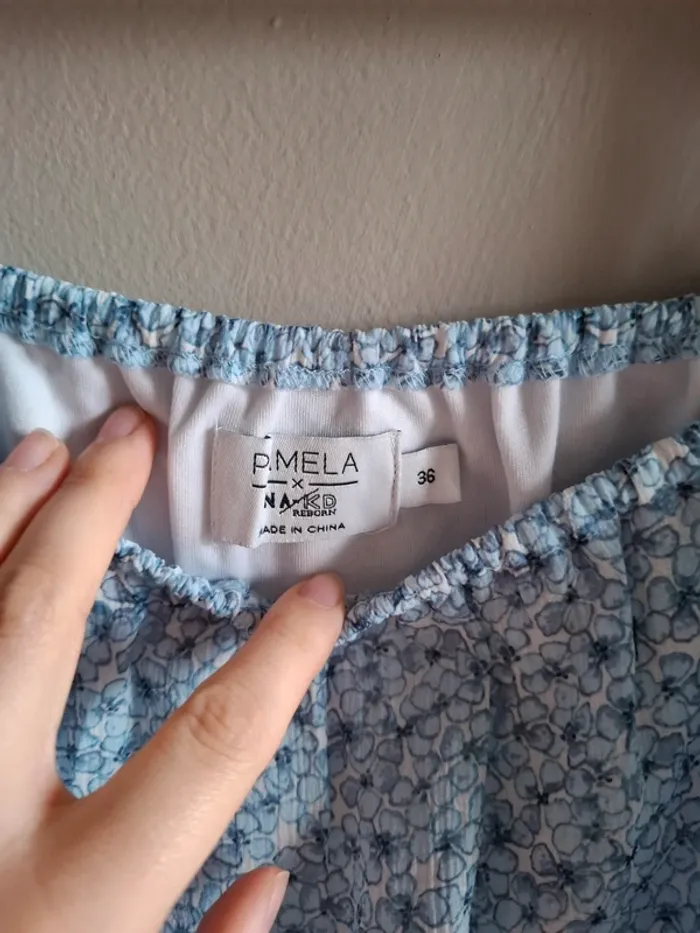 Blouse fleurie crop épaules dénudées Nakd - photo numéro 3