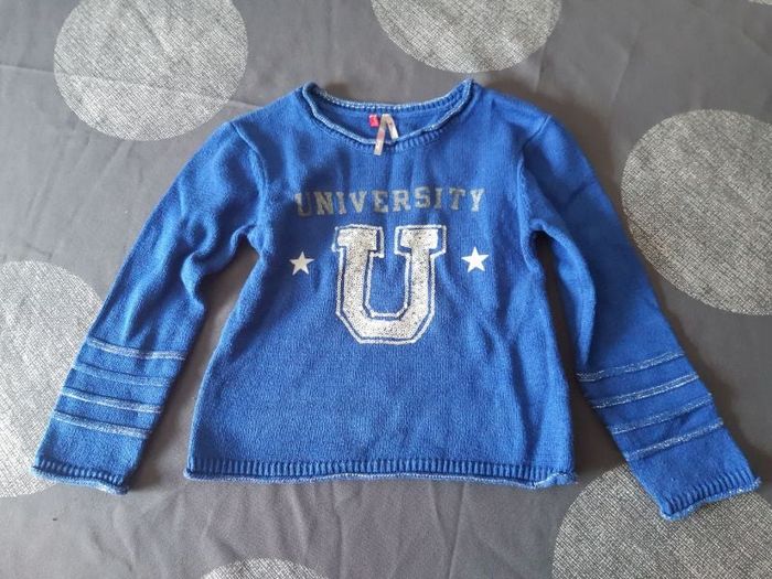 Pull bleu