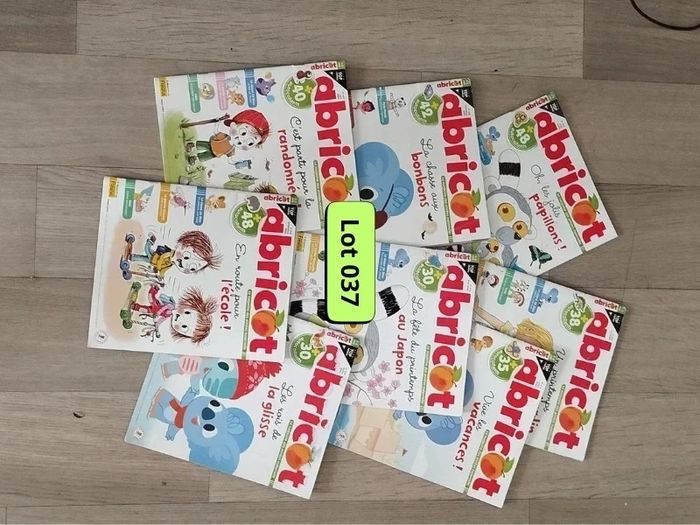 Lot de 8 livres enfants abricot année 2023-24 L037  7589563221