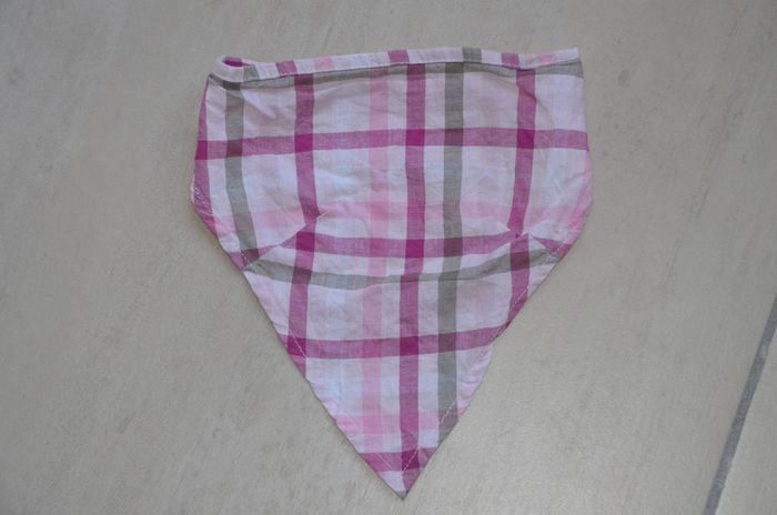 Fichu rose bébé