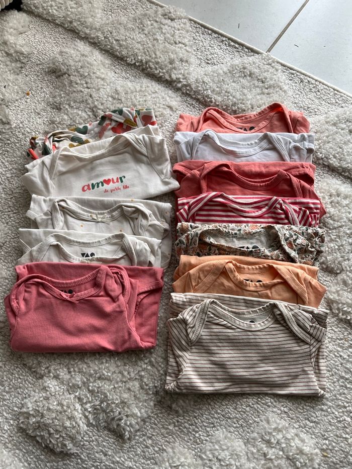 Lot 12 bodies Tape à l’œil