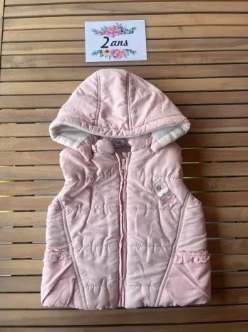 Veste sans manches à capuche 2 ans C&a
