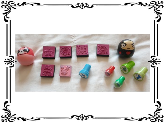 Lot de 13 tampons.