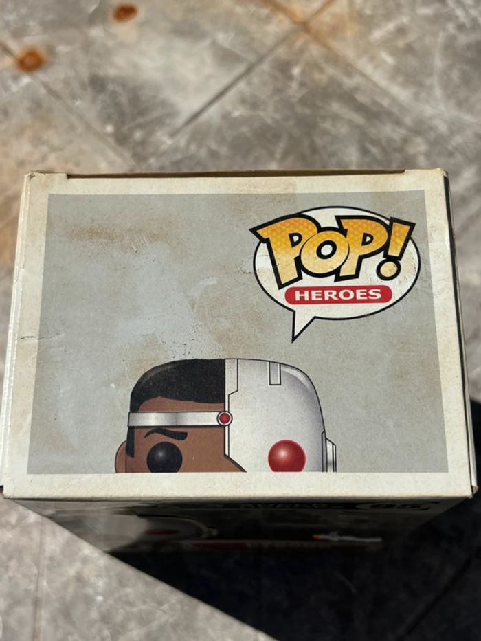 Funko Pop DC Super Heroes #95 – Cyborg - photo numéro 2