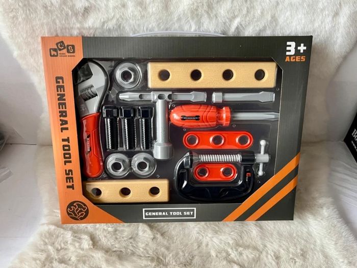 outils de bricolage pour enfant