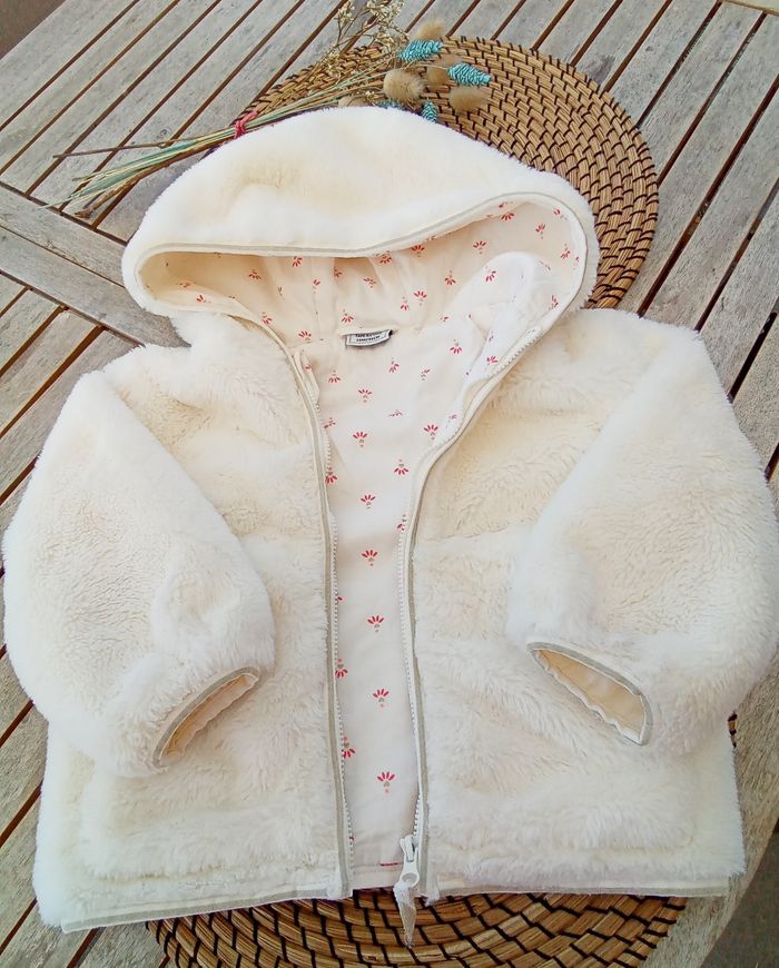 Veste crème en fausse fourrure avec capuche TAO taille 3 ans