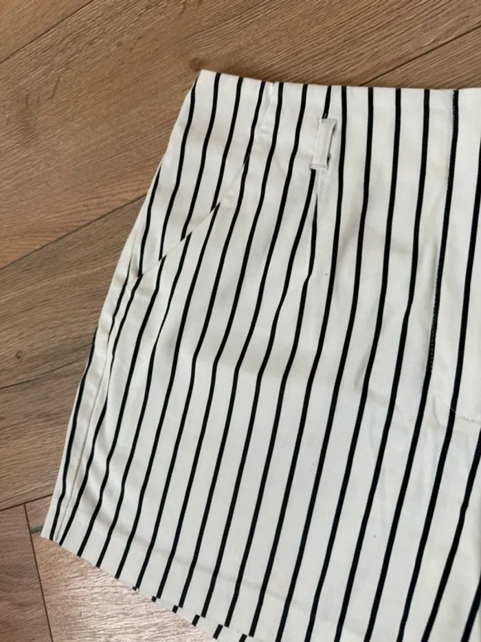 Short blanc à rayures, femme Camaïeu taille 42 - photo numéro 4