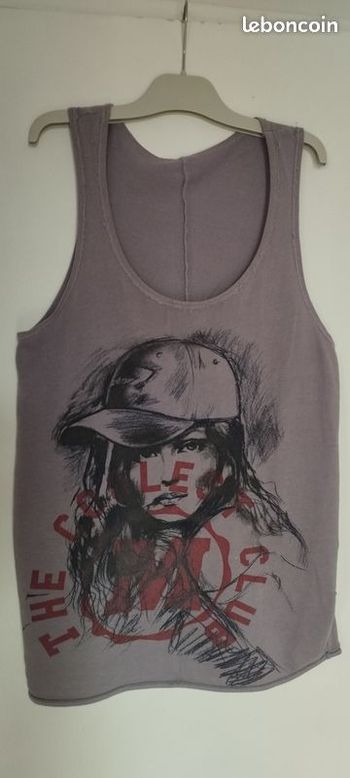 T-Shirt échancré sans manche