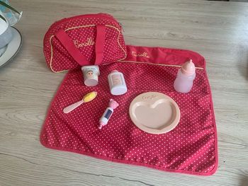 Corolle ensemble pour poupée poupon sac tapis et accessoires de repas