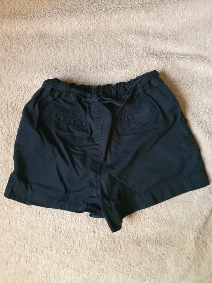 Short bleu marine Kiabi taille 10 ans - photo numéro 2