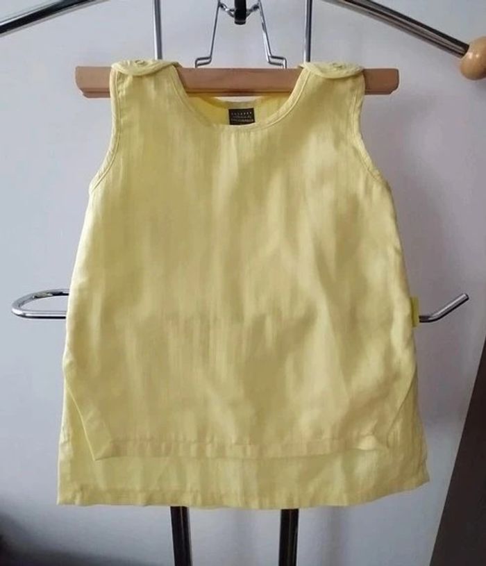 Robe jaune, taille 3 ans, marque Coccodrillo. Très bon état.