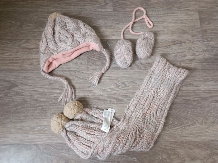 Ensemble TAO écharpe bonnet et moufles 9/12 mois