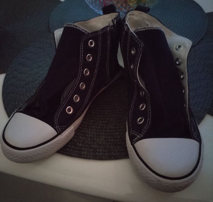 Baskets montantes bleu marine neuves - photo numéro 2