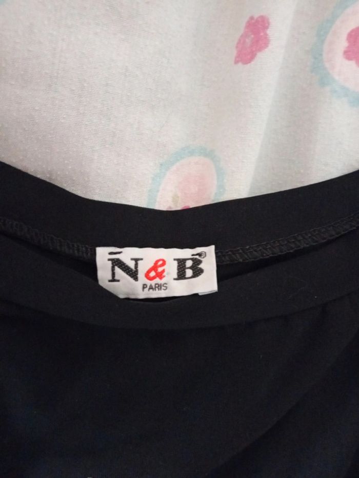 Joli Tee-shirt noir. - photo numéro 12