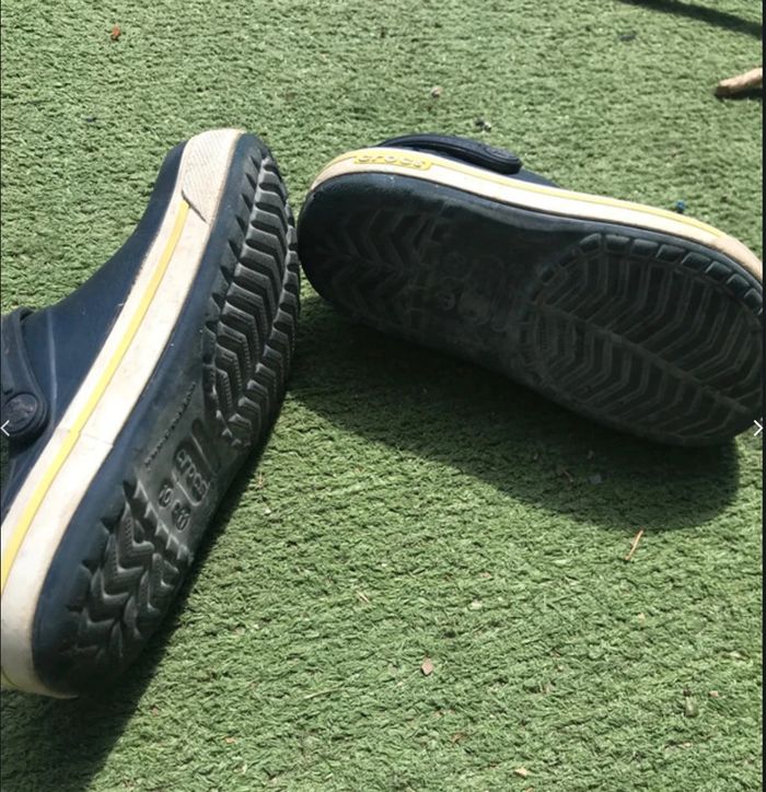 Crocs taille 10-11 - photo numéro 3