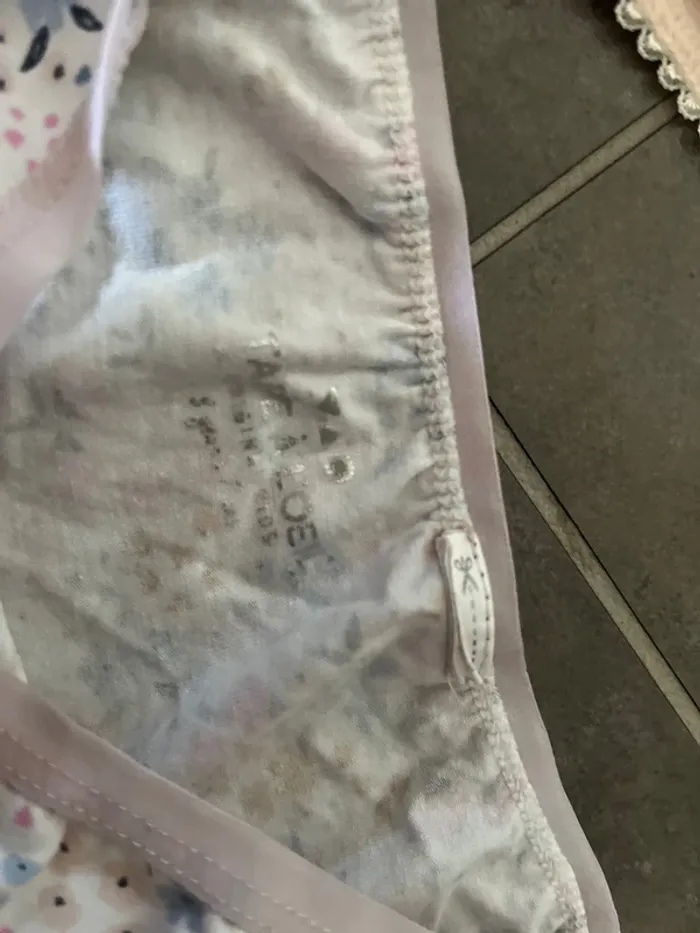 7/8 ans TAO lot 2 brassières + culotte fleurie - photo numéro 4