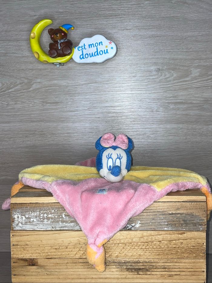 DY433 doudou Minnie Disney