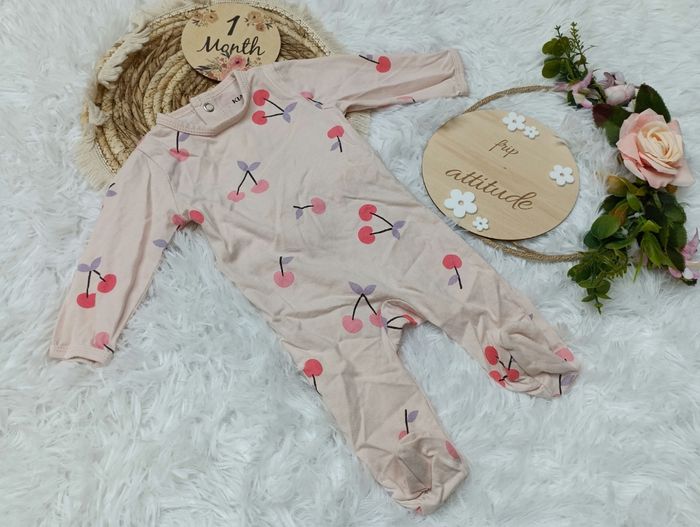 Pyjama comme neuf 1 mois