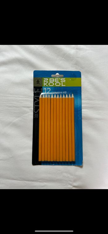 Lot 12 crayons à papier