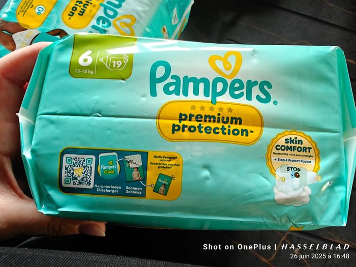 Deux petits paquets Pampers premium protection t.6 - photo numéro 6