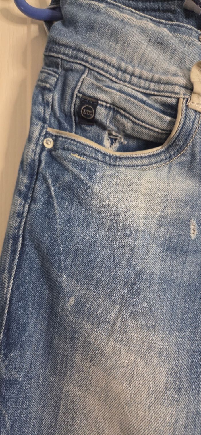 Jean slim Le Temps des Cerises  délavé effet usé – T.26 (équiv. 36/38) – très bon état - photo numéro 10