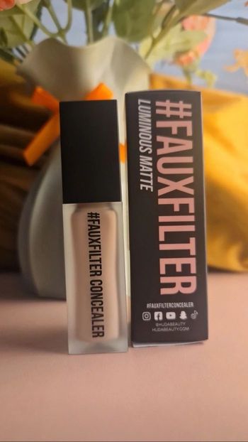 Hudabeauty Fauxfilter luminous matte correcteur liquide Cotton candy 2.3B 9ml neuf 