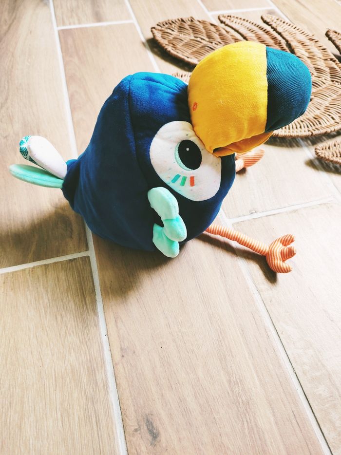 🐦Peluche doudou d'activité Toucan Pablo Pique assiette en tissu/peluche  marque Lilliputiens - photo numéro 5
