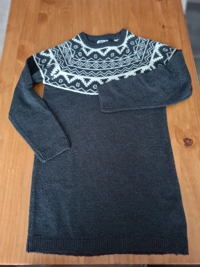 Robe pull gris et blanc Gémo 10 ans
