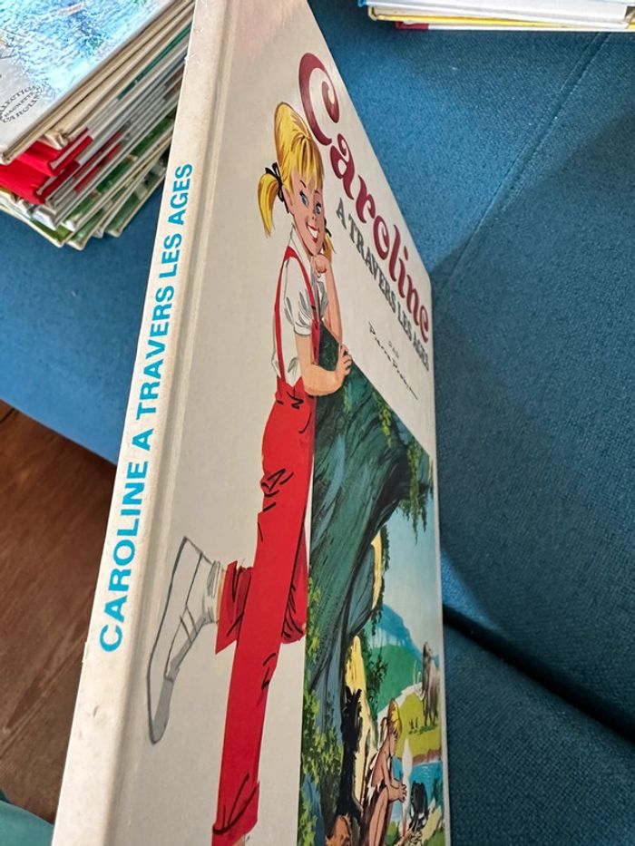 Livre Caroline à travers les âges Grands albums Hachette bd Pierre Probst - photo numéro 3