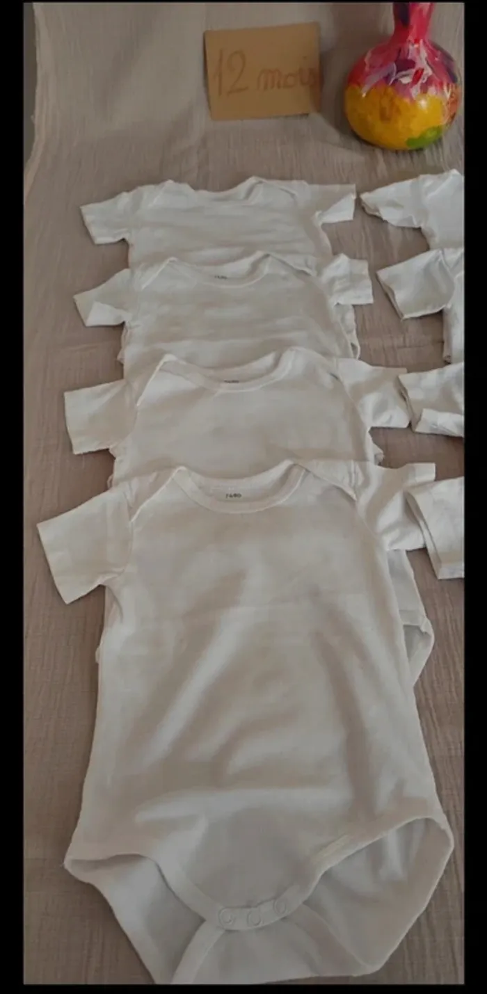 8 Bodies 74/80cm - photo numéro 2
