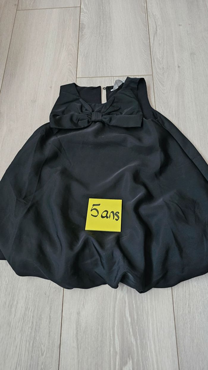 Sublime robe de soirée satinée avec noeud extra chic 5 ans