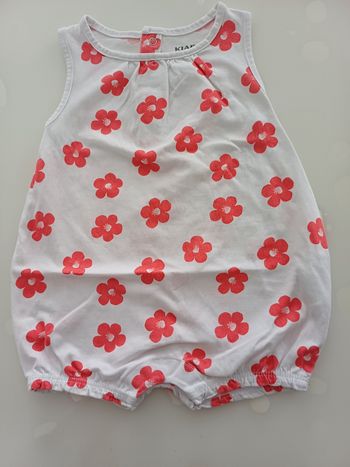 Combishort neuve taille 9 mois