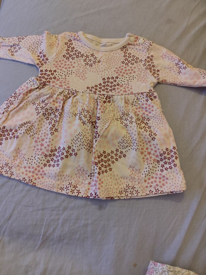 Tenue 1 mois - photo numéro 2