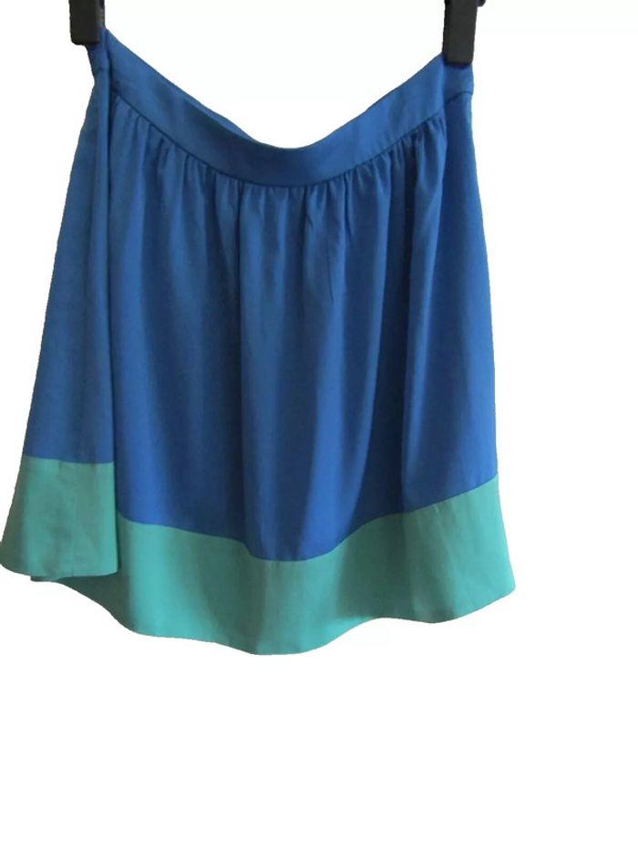 jupe courte et vague tissu fluide effet soie marque medwinds taille indiquée L = 40/42 - photo numéro 3