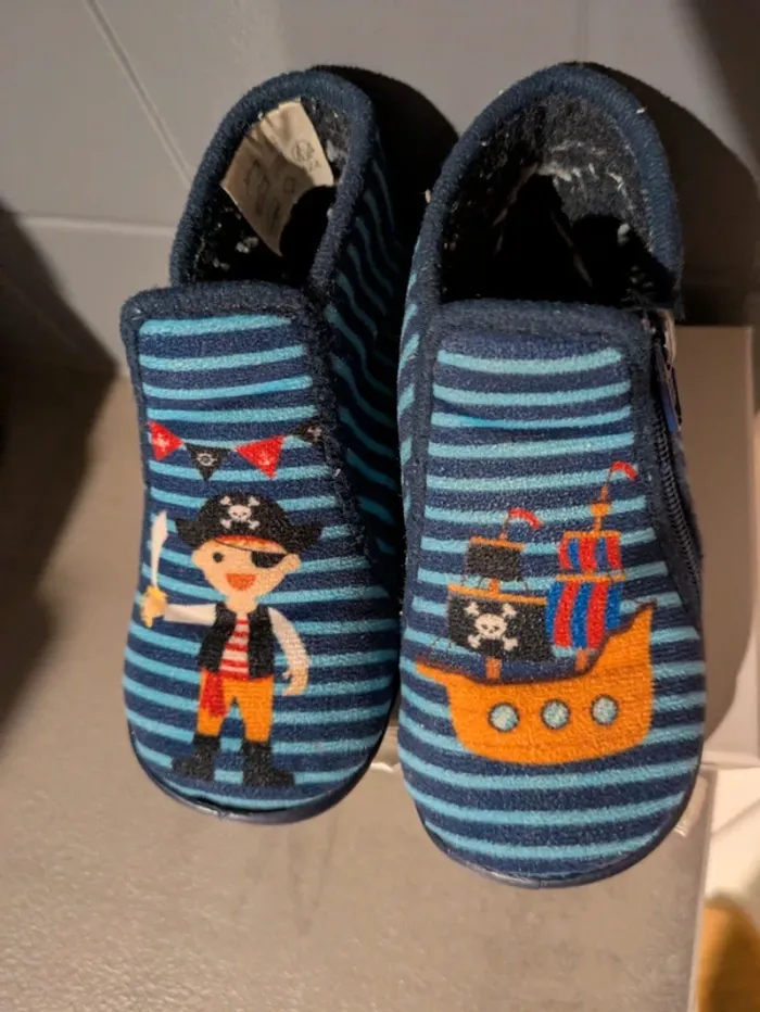 Chaussons velours garçon 22 - photo numéro 2