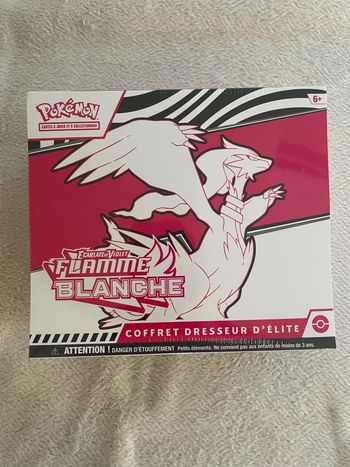 Coffret Pokémon ETB 10.5