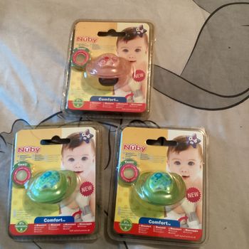 Lot de 3 tétines 0/6mois