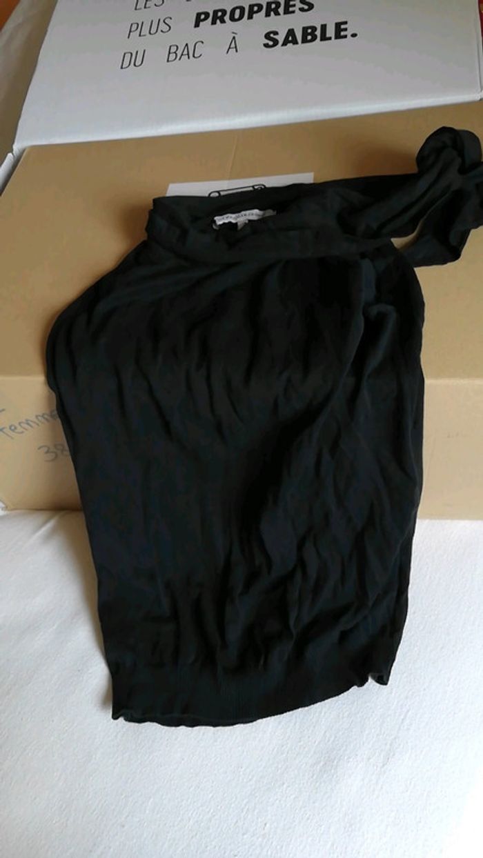 Top noir - photo numéro 3