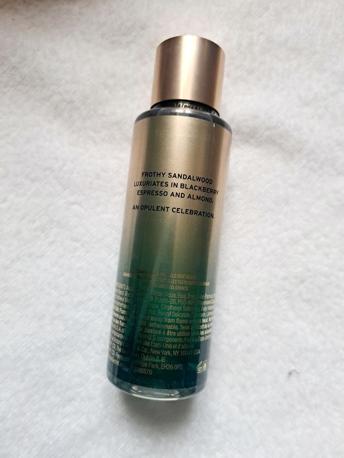 Brume parfumée Victoria's Secret neuve Santal Berry Silk - photo numéro 2