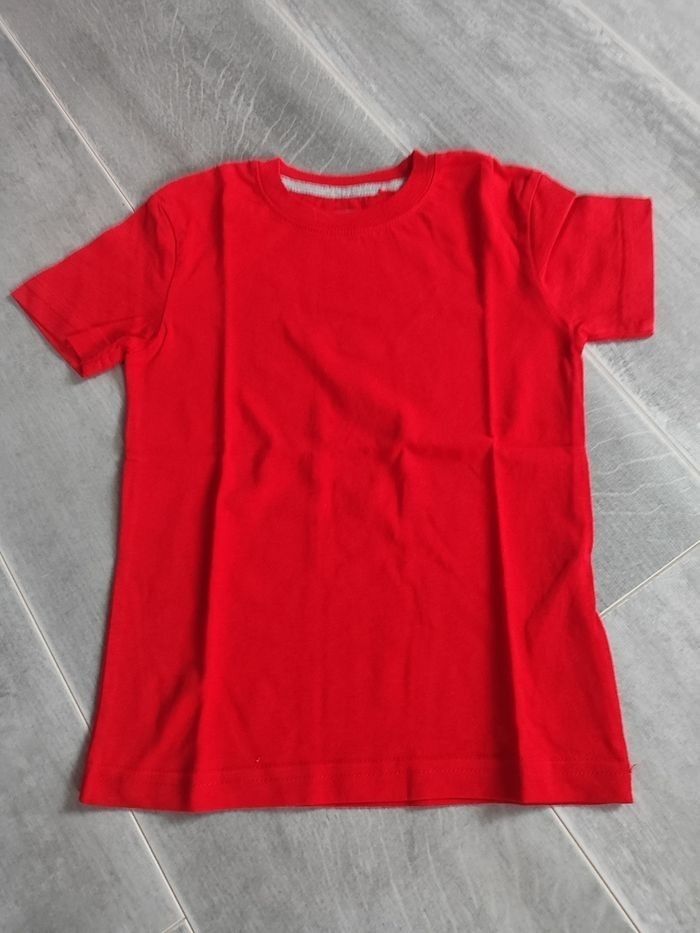 Lot de 5 t-shirts en 5 ans - photo numéro 3