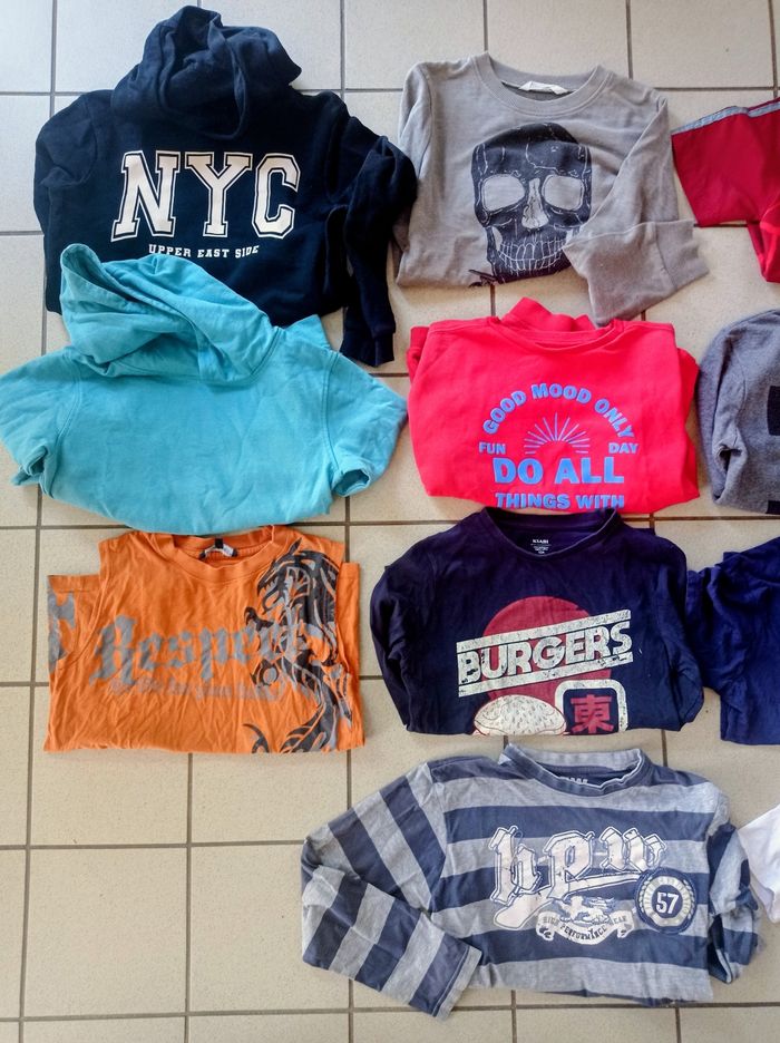Lot vêtements 10 ans - photo numéro 2