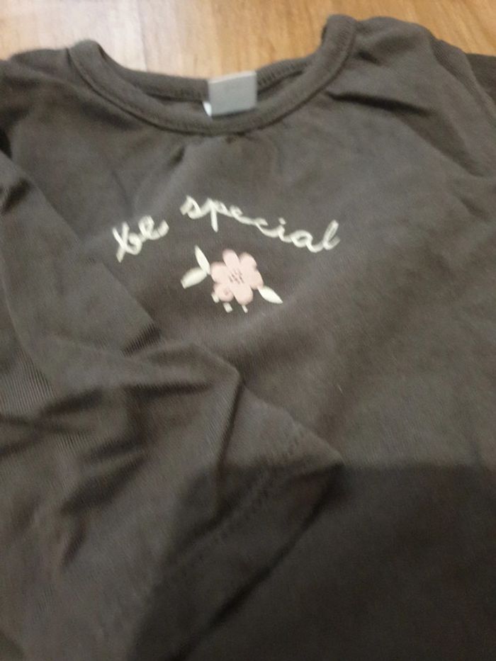 Tshirt et pantalon en maille - photo numéro 2