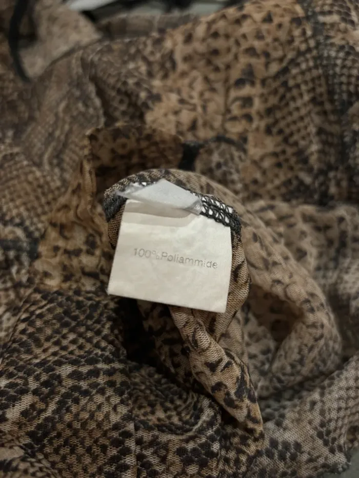 Top seconde peau ultra moulant à imprimé serpent de la marque Koan - photo numéro 8