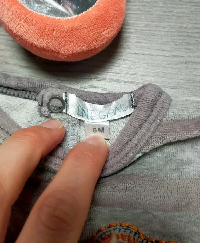 Grenouillère velours gris engin garçon 6 mois Mini Gang - photo numéro 3